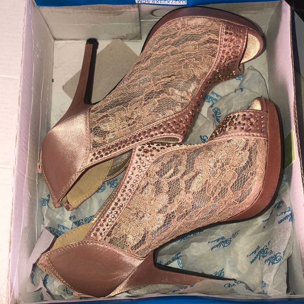 High heels only been worn once!